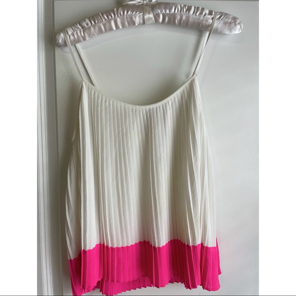 Color block contemporary top from F21